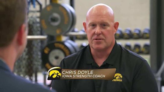 Chris Doyle and his Iowa strength staff give incoming freshman 3 pieces of advice (Featured)