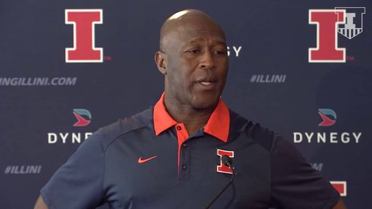 Lovie Smith responds to rumors about being "miserable" at Illinois (Featured)
