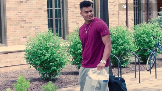 Video of the Day - Freshman move in day at Notre Dame