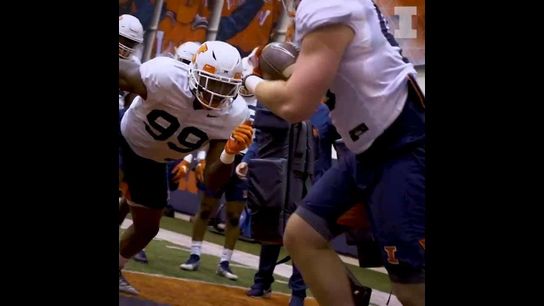 Video of the Day - Illinois begins bowl practices