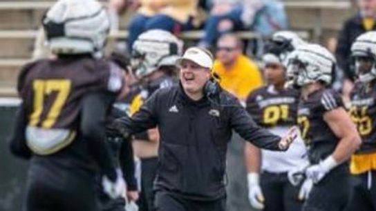 Sources: Fast-rising Austin Armstrong, one of college football's top young defensive coaches, strong candidate for role at Alabama (Lousiana Lafayette)