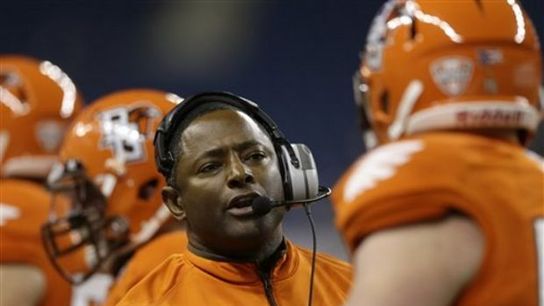 Dino Babers and an athletic trainer saved a woman from burning car on way back from road trip (Featured)