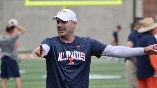 Illinois extends offensive coordinator Barry Lunney, Jr. (Barry Lunney, Jr.)