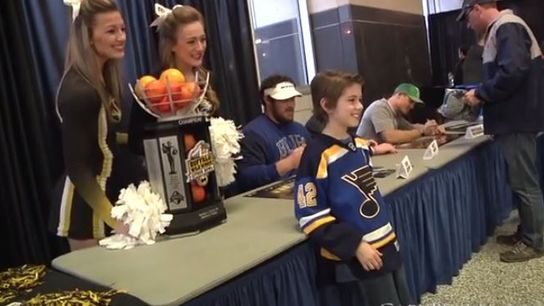 Video of the Day - Mizzou football at the Blues game (Video of the Day)