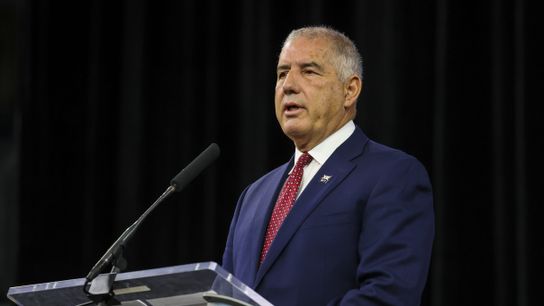 Bob Bowlsby: If there were a legal way to implement a coaching salary cap, we would do it (salaries)