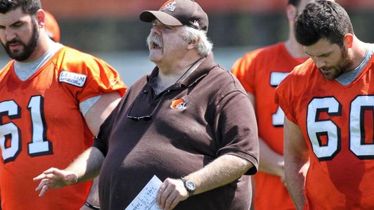 Stretching is overrated, says Browns OL coach (bob wylie)