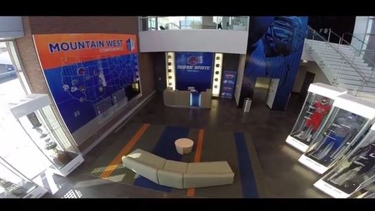 Video: Take a cribs style tour of Boise State's football facilities (video)