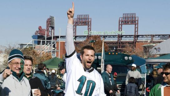 Bradley Cooper helps the Eagles talk trash to the Giants in hype video (video)