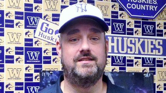 Former football coach credited with stopping school shooting in Washington (Featured)