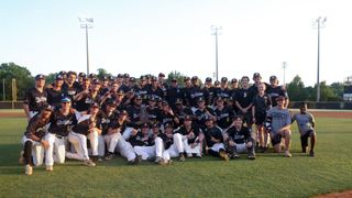 Birmingham Southern pulls out dramatic walk-off win to keep hopes of a national title alive (Birmingham Southern)