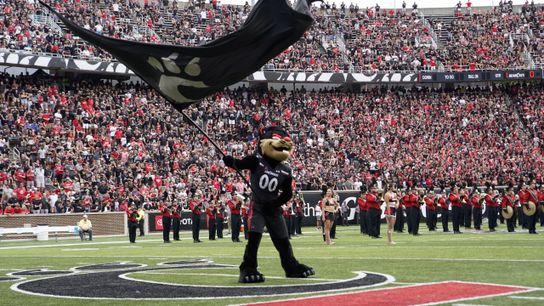 Sources: Scott Satterfield, Cincinnati adding Eric Finney to Bearcats staff (Eric Finney)