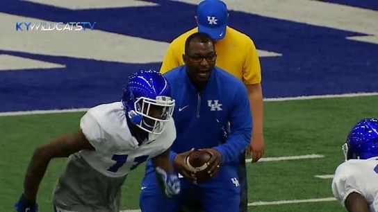 Video of the Day - Coach Clinkscale mic'd up at Kentucky (Video of the Day)