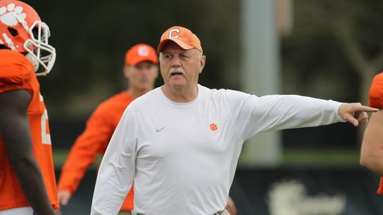 Longtime defensive line coach Dan Brooks announces retirement (dan brooks)