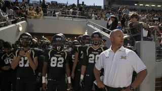 Diagnosed with Stage IV cancer, a Texas HS coach has decided to keep coaching (daniel maberry)