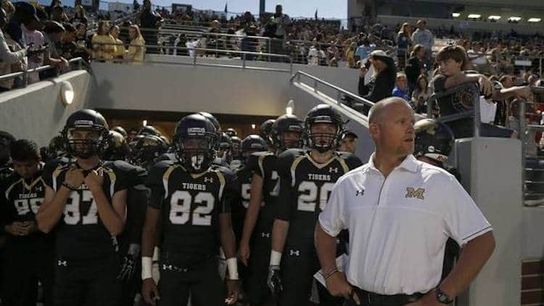 Diagnosed with Stage IV cancer, a Texas HS coach has decided to keep coaching (daniel maberry)