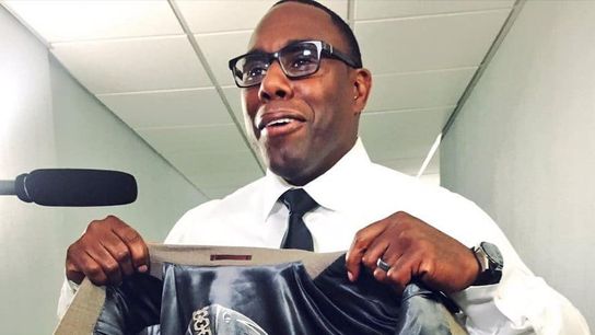 Before Derek Mason even took the podium at SECMD16, his suit stole the spotlight (Derek Mason)