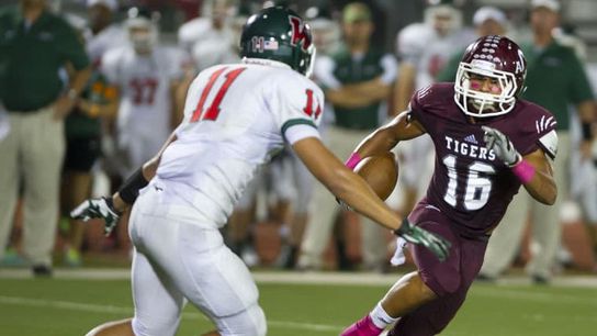Video: HS player throws a stiff arm that would make Marshawn Lynch jealous (Featured)
