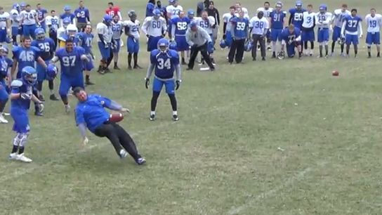 Video: Coaches hilariously attempt a #DizzyPunt (#DizzyPunt)