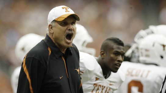Sources: Texas to bring Duane Akina back as safeties coach (Duane Akina)