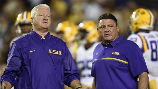This is what complete trust in your coordinators looks like (LSU)