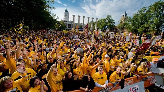 Guessing the College GameDay locations for 2015 (College GameDay)