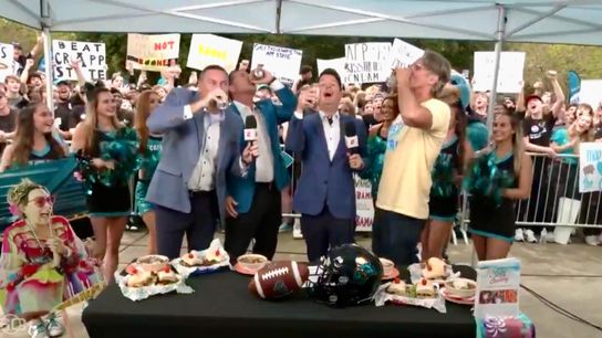 Coach chugs pregame beer, hands out pizza and leads team to victory (Tim Beck Chugs A Beer)