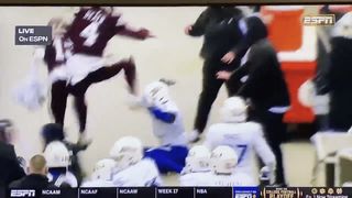 Watch: Massive brawl in Armed Forces Bowl (armed forces bowl)