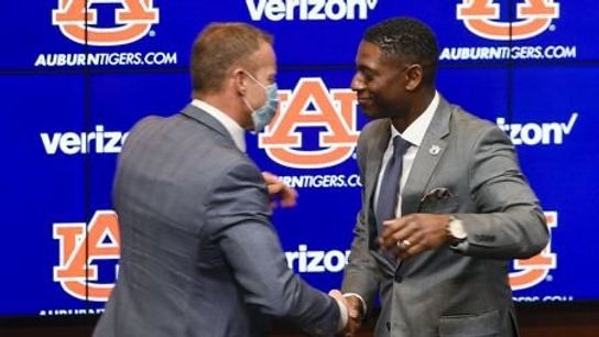Sources: Auburn's coaching gain is SEC rival's loss (South Carolina)
