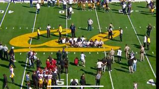 Protest halts start of Cal-USC Pac-12 game (Ivonne Del Valle)