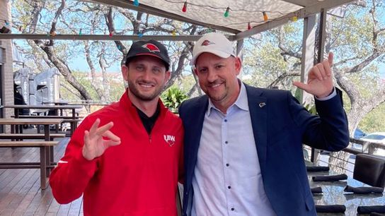 The ties that bind San Antonio's two head coaches (txhsfb)