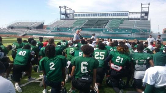 Division II head coach leaves for Texas high school job (kelley lee)