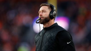 Fielding offers to be an NFL OC, Kliff Kingsbury reportedly tells teams he bought a 1-way ticket to Thailand (Kliff Kingsbury Contract)