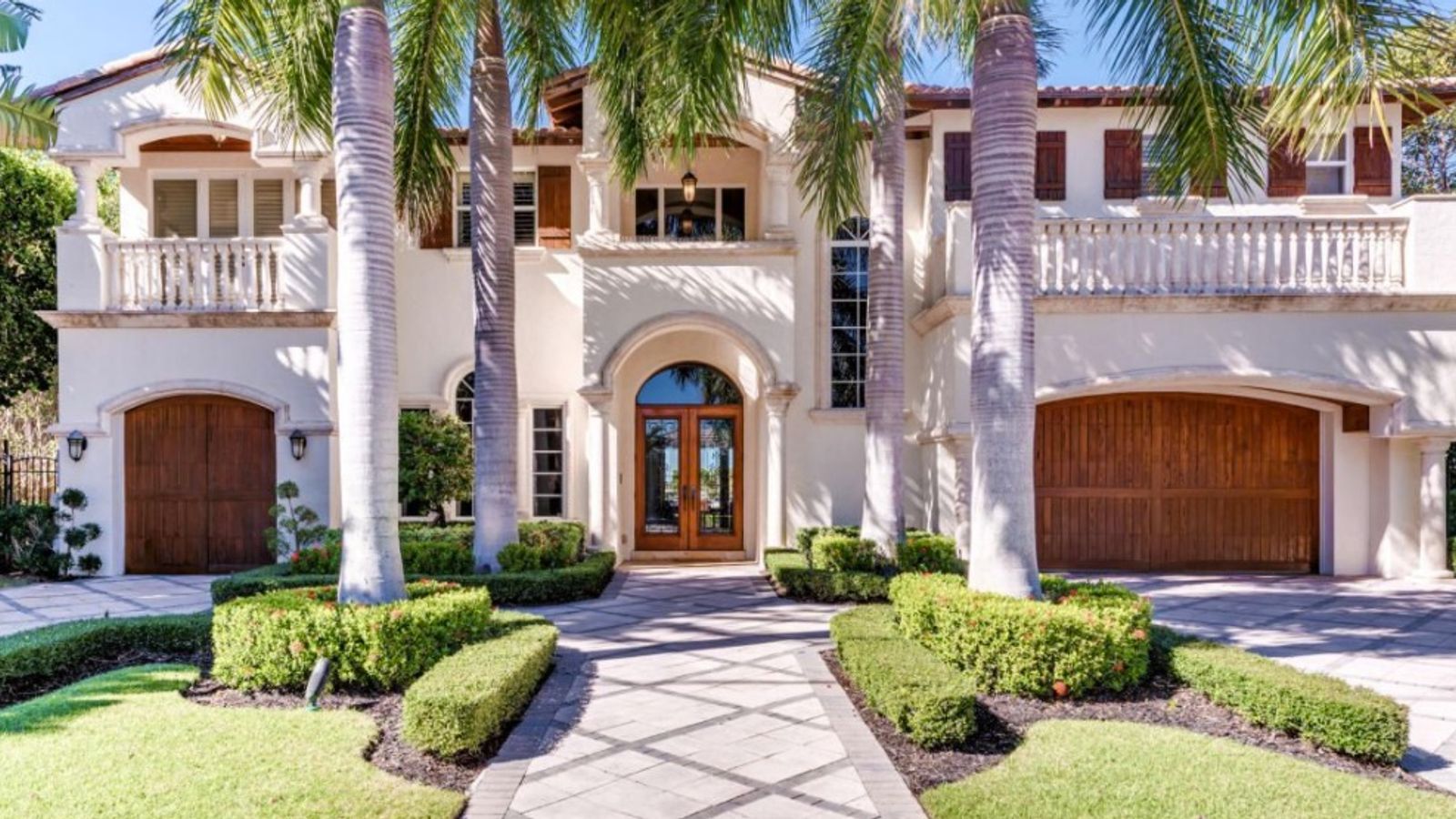 Check out Lane's new house