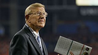Lou Holtz launches new podcast: "Coaching America Back to Greatness" (Notre Dame)