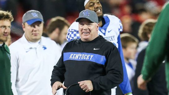 Sources: Momentum favors Mark Stoops for Texas A&M job - Updated -> Stoops to remain at UK (Texas A&M)