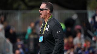 Dallas Cowboys bring back ultra-veteran O-line coach Mike Solari (Mike Solari)
