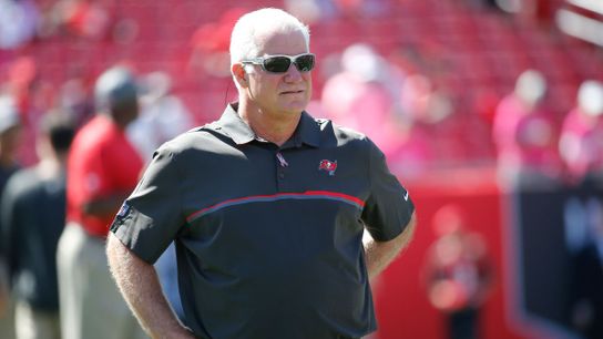 Tampa Bay has dismissed defensive coordinator Mike Smith (Mike Smith)