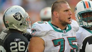 Sources: D-II program set to hire former NFL player as new head coach (Miami Dolphins)