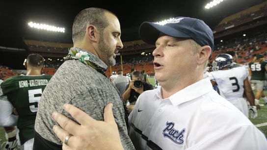 Nick Rolovich's coaching gear included a hunting knife this weekend (Hawaii)