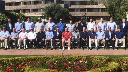 Let's break down the annual NFL coaches photo together (NFL)