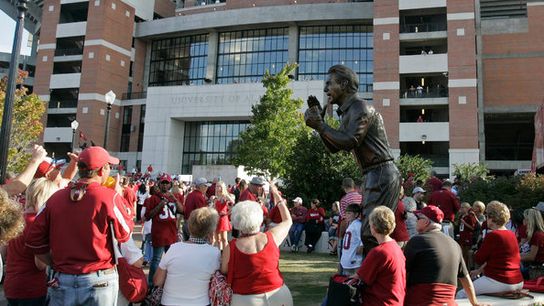 Nick Saban statue