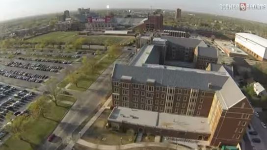 Video Tour: Oklahoma QB Trevor Knight shows off the "best place to live in America" (Featured)
