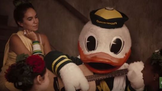 Video of the Day - The Oregon Duck wants a statue (Video of the Day)