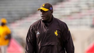 Willie Fritz reportedly nearing hire to bring veteran defensive line coach back to Houston (oscar giles)