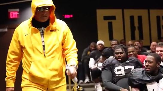 Video: Gary Pinkel's coaching gear swag sends meeting room into a frenzy (Featured)
