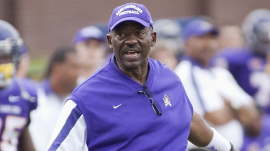 Nearly 6,000 East Carolina fans have signed a petition to re-hire Ruffin McNeill (East Carolina)