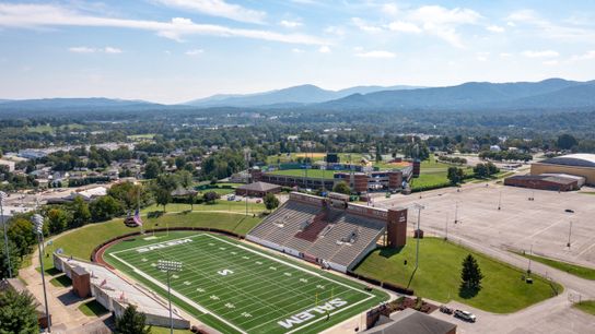 A Division III program is set to revive their football program (Roanoke)