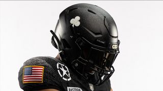 Army honors 'Screaming Eagles' of 101st Airborne in uniforms for Navy game (Army Navy Uniforms)