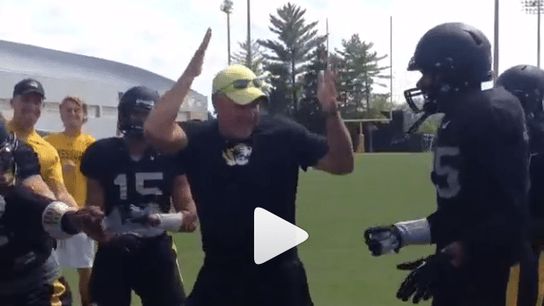 Mizzou DC Dave Steckel teaches us all how to do the Dougie