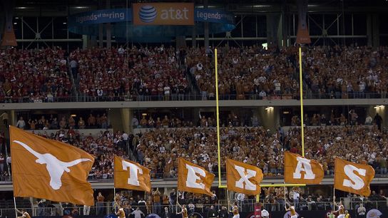 Texas will begin paying each of its athletes $10,000 a year (Featured)